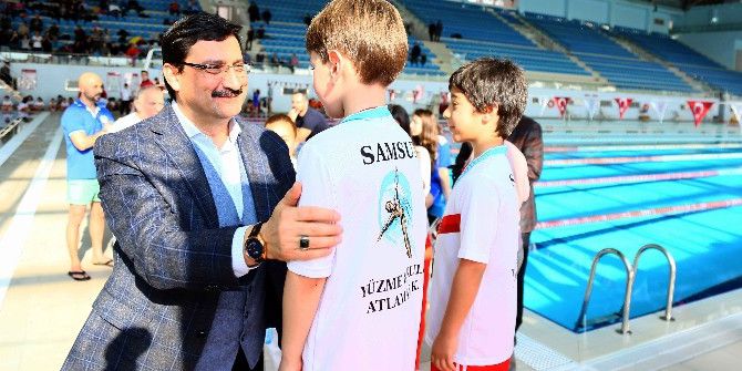 Yüzme Atlama Şampiyonası Nefesleri Kesti