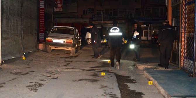 Eğlence Mekanı Çıkışı Silahlı Kavga