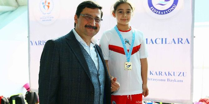 Yüzme Atlama Şampiyonası Nefesleri Kesti