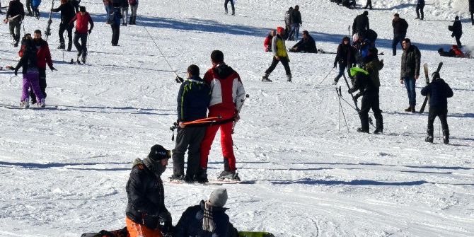 (Ptesi) Uludağ’da Pistler Dolup Taştı