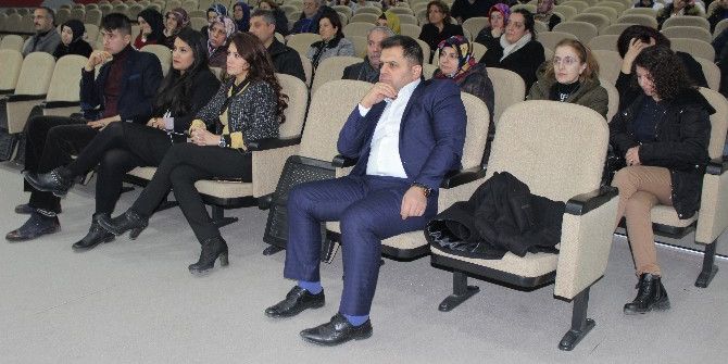 Elazığ’da Velilere Çocuk Gelişimi Semineri Verildi