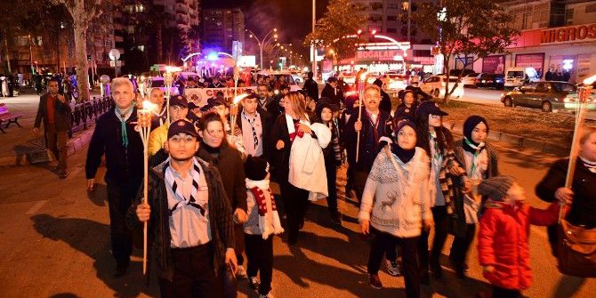 İzcilerden Şehide Saygı, Teröre Lanet