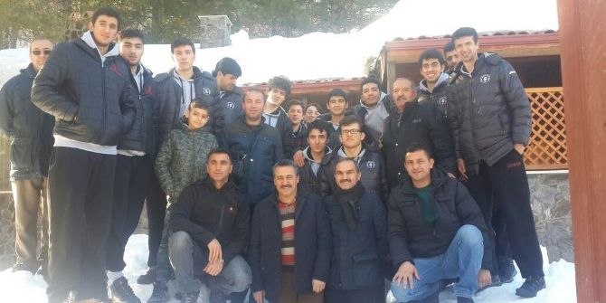 Başkan Tutal, Voleybolcuları Kutladı