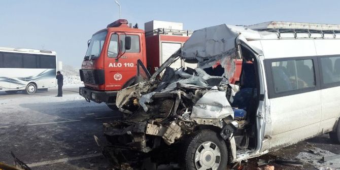 Erzurum’da Zincirleme Trafik Kazası: 24 Yaralı