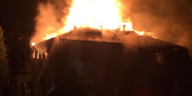 Yurt Yangınında Dernek Yöneticilerine Tahliye