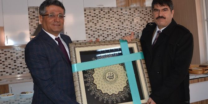 Kocagöz, Okul Müdürleriyle Vedalaştı