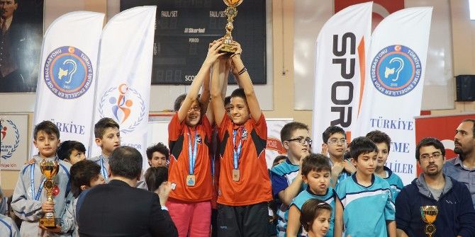 İşitme Engelliler Türkiye Badminton Şampiyonası Sona Erdi