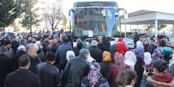 Öğrenci Ve Öğrenci Velileri Umre Yolculuğuna Çıktı