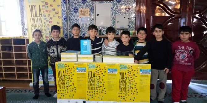 Ufka Yolculuk Gönüllüleri, ‘Kuran İle Bir Saat Baş Başa’ Programı Düzenledi