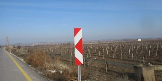 Regülatör Yoluna Trafik Levhaları Yerleştirildi