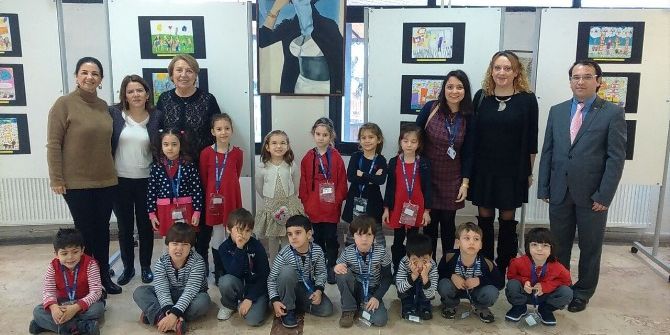 6 Yaşında Resim Sergisi Açtı