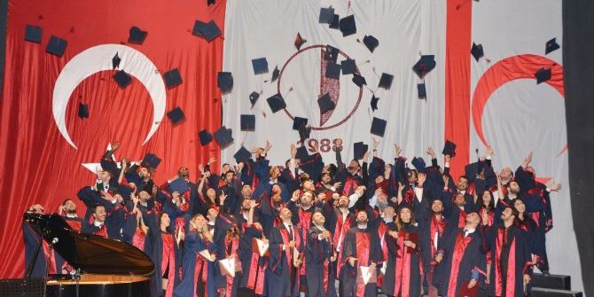 Ydü Mimarlık Fakültesi Mezunları Diplomalarını Aldı