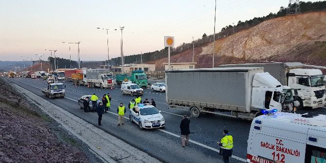 Kuzey Marmara Otoyolu’nda Trafiği Kilitleyen Kaza