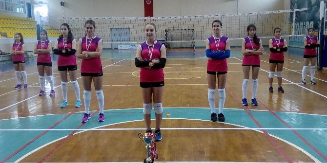 Salihli Namık Kemal Ortaokulu Manisa Şampiyonu