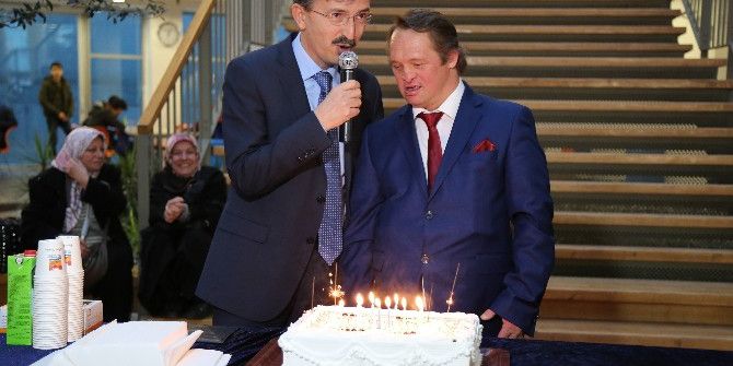 Cumhurbaşkanı Erdoğan’ın Manevi Oğlu İbo’ya Doğum Günü Sürprizi