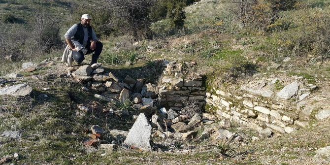 Koyun Otlatırken Tarihi Kalıntı Buldu