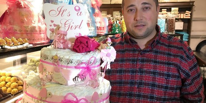 Aileler Bebek Görmeye Altın Yerine Bez Pastayla Gidiyor