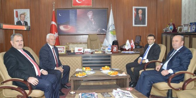 Kaymakam Öztürk’ten Başkan Sarı’ya Ziyaret