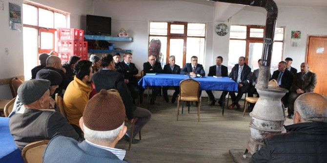 Kaymakam Karaaslan, Vatandaşların Sorunlarını Dinliyor