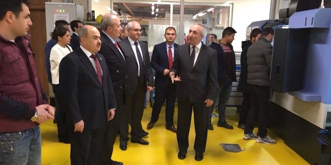 Vali Dağlı Aso Teknik Kolejini Ziyaret Etti