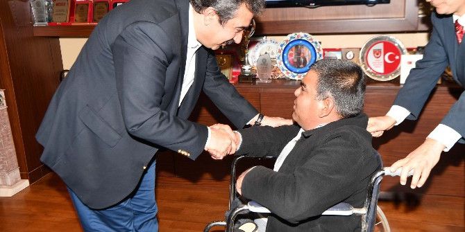 Çetin’den Engellilere Akülü Elektrikli Sandalye