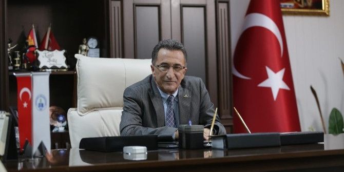 Edremit Belediye Başkanı Kamil Saka, Uğur Mumcu’nun Ölüm Yıl Dönümü Deneyiyle Bir Mesaj Yayınladı