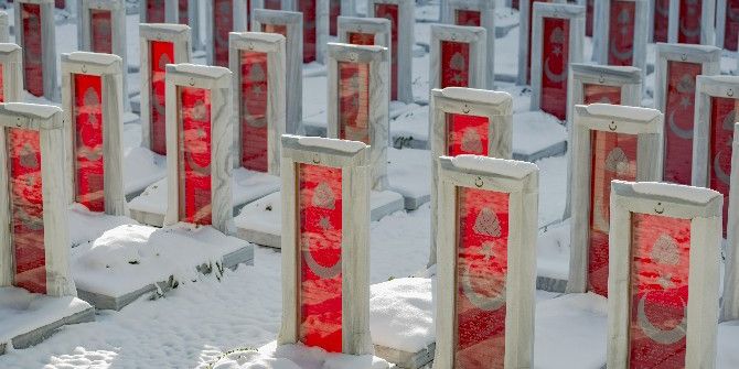 Şehitlerin Kefeni Kar