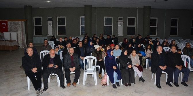 “Medine Müdafaası” İsimli Tiyatro Oyunu Dinar’da Sergilendi