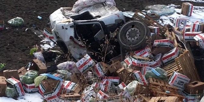 Muz Yüklü Tır Şarampole Devrildi: 1 Ölü