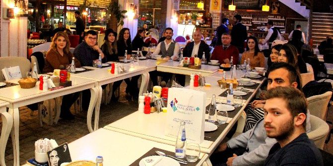 Avrupa Yolundaki Öğrenciler Rektör Yılmaz’la Yemekte Bir Araya Geldi