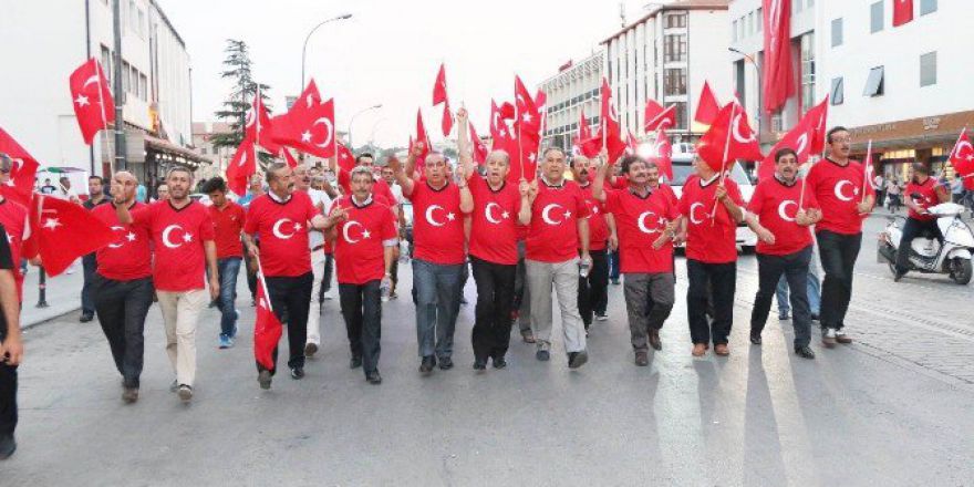 Esnaf Odası Başkanlarından Demokrasi Yürüyüşü