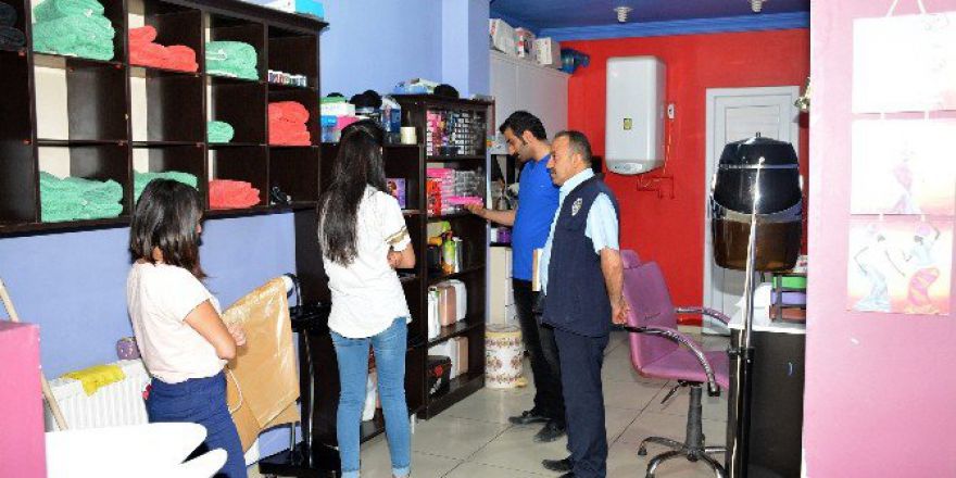 Hakkari’de Kuaförler Denetlendi