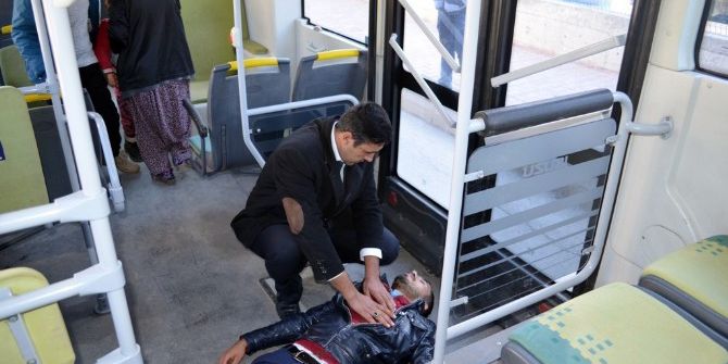 Hastaya İlk Müdahaleyi Otobüs Şoförü Yaptı