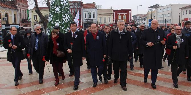 Gazeteci-yazar Mumcu, Edirne’de Anıldı