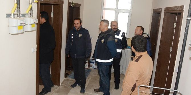 Dar Gelirli Aileler İçin Yapılan Konutların Kiralandığı Tespit Edilince Operasyon Düzenlendi