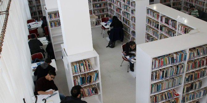 Kütüphaneler Teknolojiye Boyun Eğmiyor