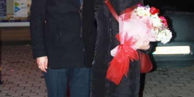 Rize’de Dev Ekrandan Sürpriz Evlilik Teklifi