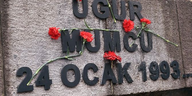 Uğur Mumcu Evinin Önünde Anıldı