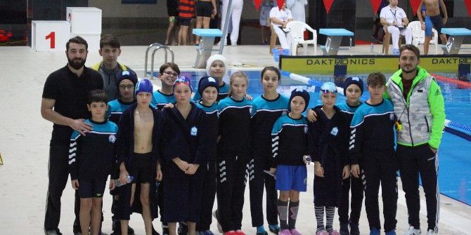 Yıldırımlı Yüzücülerden 32 Madalya