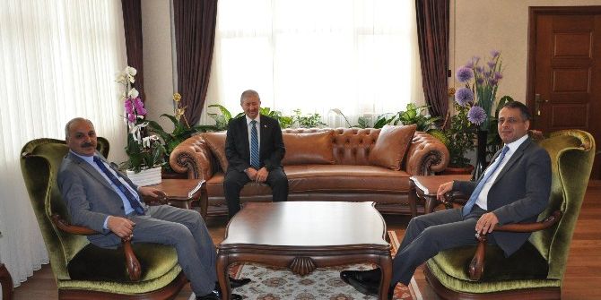 Başkan Dinçer’den Toroslar Kaymakamı Şahin’e Ziyaret