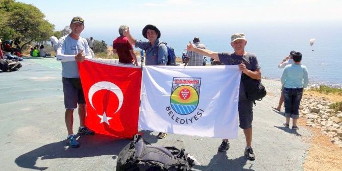 Tarsuslu Paraşütçüler Güney Afrika’da Yarışıyor