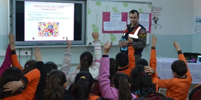 Jandarmadan Öğrencilere Trafik Eğitimi