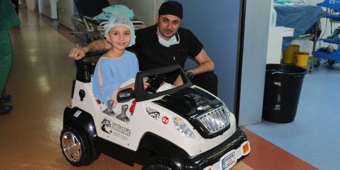 Beü Minikleri Ameliyata Arabayla Götürüyor