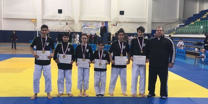 Büyükşehirin Yıldızları Yarı Finalde