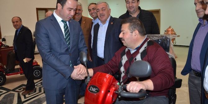 Tokat’ta Engellilere Akülü Tekerlekli Sandalye Desteği