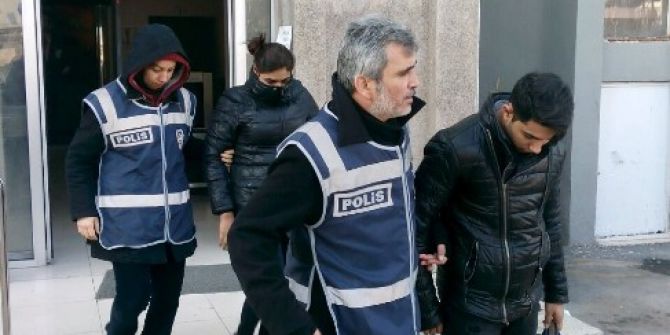 Çanta Hırsızları Yakalandı