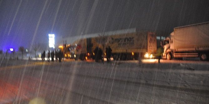 Afyonkarahisar’da Kar Yağışı Hayatı Olumsuz Etkiledi