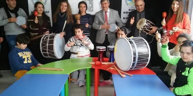 Özel Çocuklara Başkandan Özel Hediye