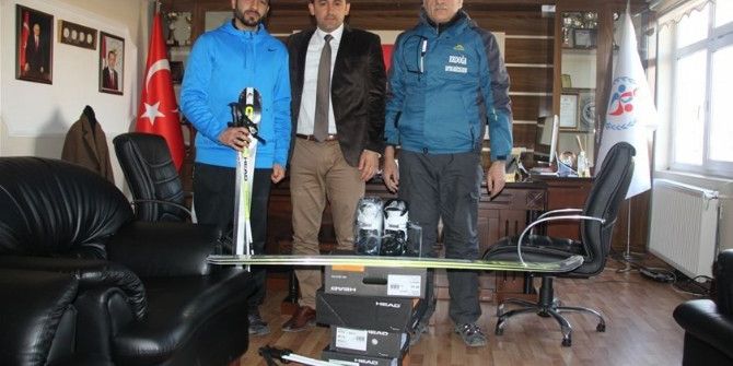 Kulüplere Kayak Malzemesi Desteği