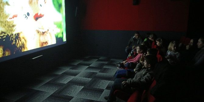 “Başkan Amca”dan Karne Hediyesi